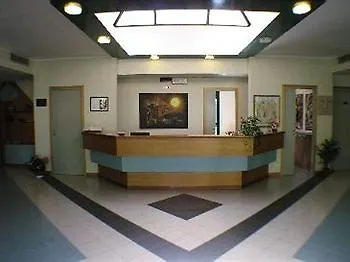 Kaire Hotel Roma 3*,