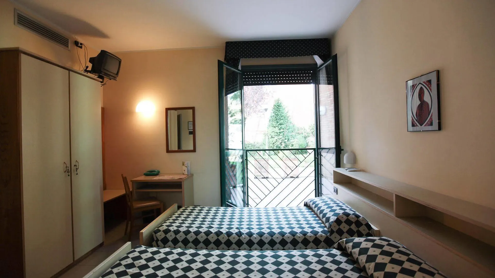 ***  Kaire Hotel Rome Italy